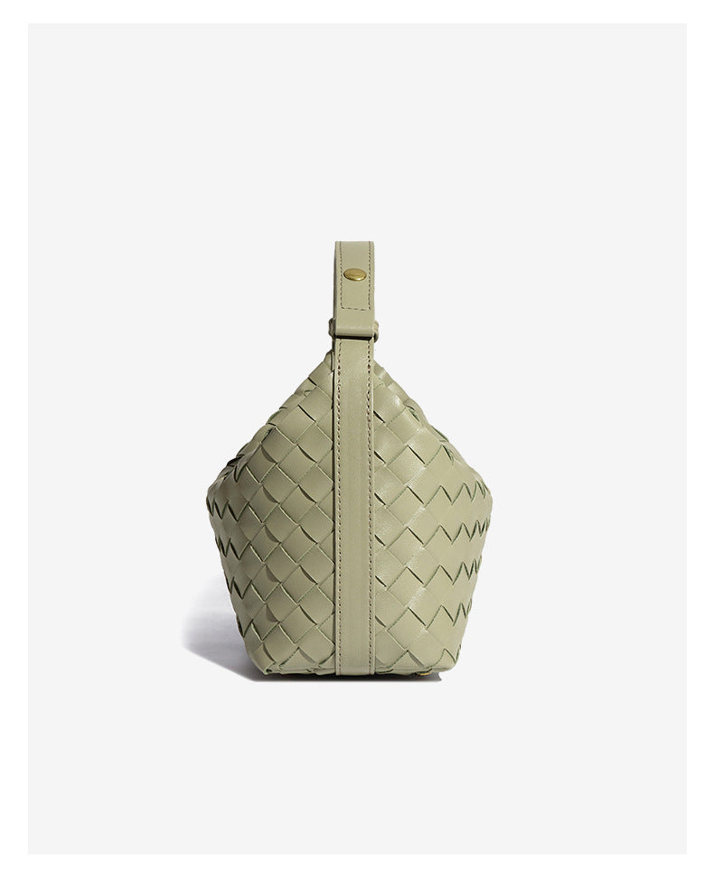 Medium classic style weaved zipper underarm bag