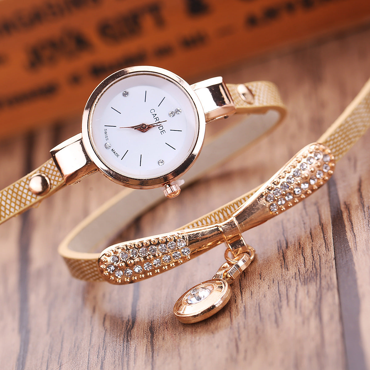 Vegan leather & gold quartz watch