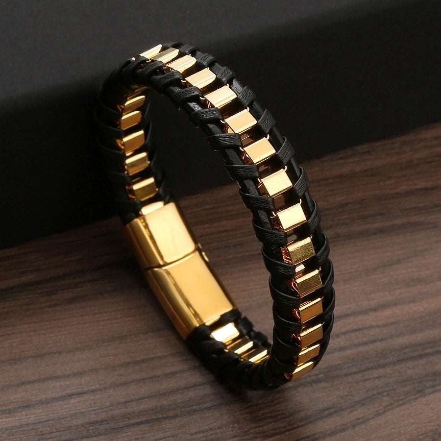 Squared pattern geometric bangle