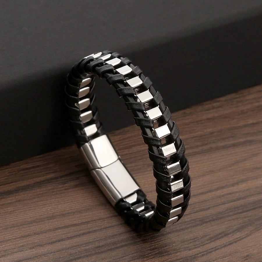 Squared pattern geometric bangle